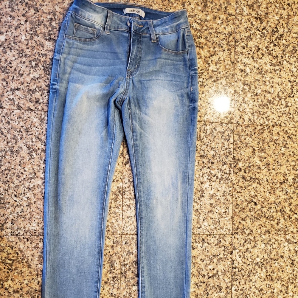 Rufuse size small 
Womens Jean's
